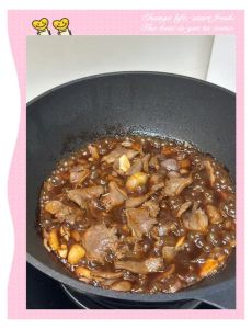 猪舌头焯水几分钟_猪舌焯水刮苔卤煮脆香做法