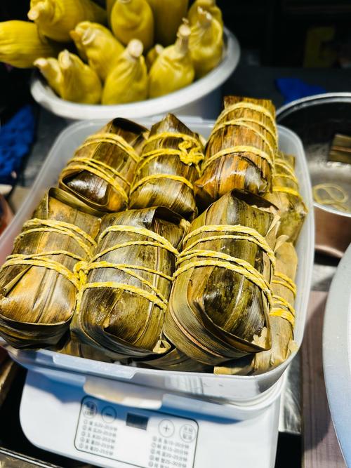 海南的特色美食图_文昌鸡和乐蟹东山羊加积鸭,粉椰子饭椰子鸡火锅,糟粕醋! 海南的特色美食图_文昌鸡和乐蟹东山羊加积鸭,粉椰子饭椰子鸡火锅,糟粕醋!