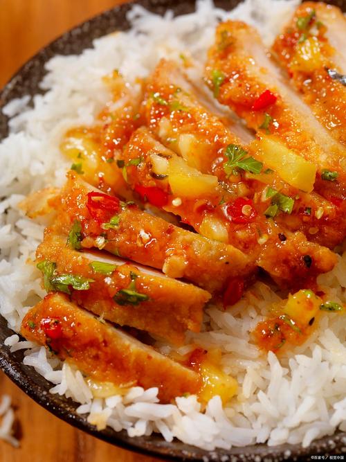 正宗脆皮鸡饭的做法_腌炸煮,技巧决定美味 正宗脆皮鸡饭的做法_腌炸煮,技巧决定美味