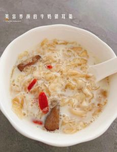 鲜银耳汤的做法_夏日鲜银耳汤，清淡滋补好滋味！