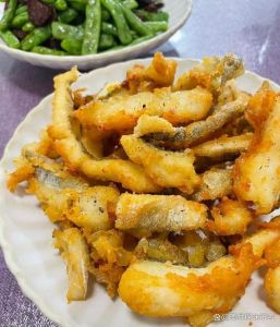 香酥鱼柳的做法_龙利鱼或巴沙鱼做法，老人小孩都爱吃