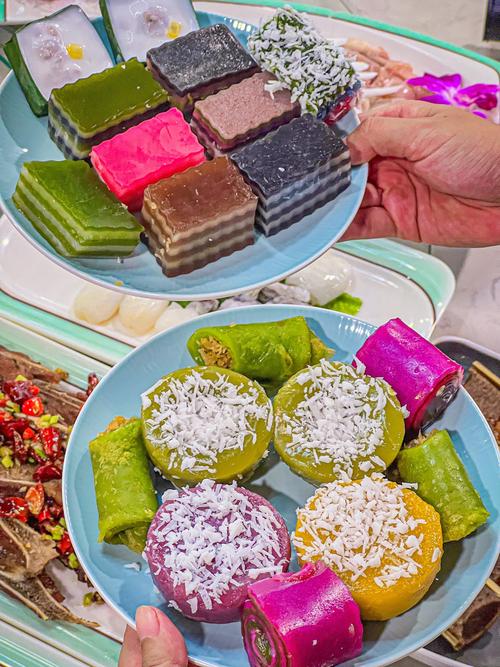 海南的特色美食图_文昌鸡和乐蟹东山羊加积鸭,粉椰子饭椰子鸡火锅,糟粕醋! 海南的特色美食图_文昌鸡和乐蟹东山羊加积鸭,粉椰子饭椰子鸡火锅,糟粕醋!