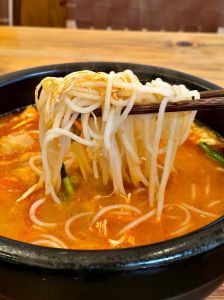 过桥米线的做法_鲜汤好料，在家轻松复刻地道美味