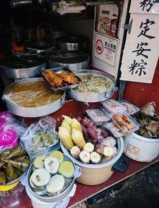 海口有哪些特色美食_粉汤鸡鸭，老爸茶，特色小吃味美！