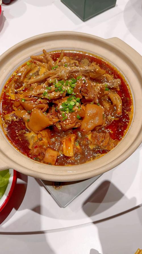 猪蹄和鸡肉能一起炖吗_猪蹄鸡肉一起炖,营养互补口感好 猪蹄和鸡肉能一起炖吗_猪蹄鸡肉一起炖,营养互补口感好