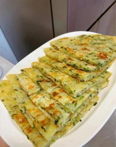 酱香葱花饼的做法_酱香葱花饼，外酥里软，酱香浓郁！