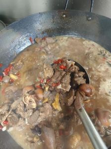 狗肉汤的做法_狗肉汤选配好料，慢火熬出鲜美！