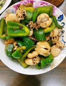 酱墨鱼的家常做法_家常美味，酱香弹牙