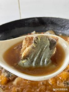 简单清炖鲶鱼汤的做法_炸鱼块锁鲜香，鲜美又去腻