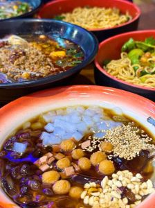 正宗四川小吃100种_麻辣鲜香，小吃探秘！