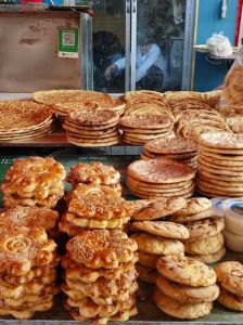 共和县必吃十大美食_羊肉火锅烤鸡烤鸭甜品，藏区风味小吃尝不停！