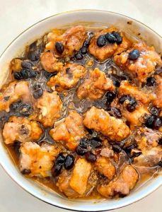 蒸排骨隔水蒸多少分钟_蒸排骨10分钟够吗？大小新鲜是关键