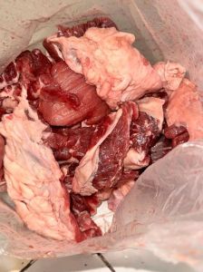 肉腐烂的臭味是什么_肉坏了有股臭味，别吃！