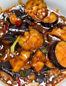 茄子炒肉片家常做法_茄子炒肉片，清香营养，下饭美味！