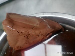 猪血放了盐水为什么不凝固_猪血加盐凝固小窍门