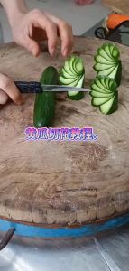 黄瓜棱形状怎么切_几种切菱形黄瓜方法，简单易学