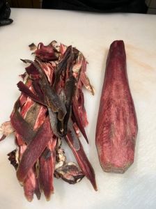 一整条牛舌怎么处理_牛舌去老皮用剪刀，煮煎卤皆美味