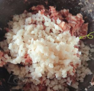 莲藕馅儿饺子莲藕要焯水吗_爽脆莲藕饺子馅，简单家常美味！