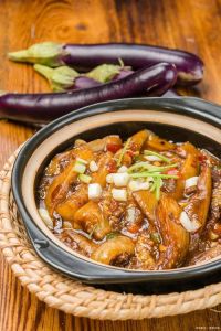 广东肉末茄子煲做法_香浓下饭的家常菜