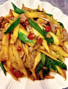 高笋炒肉的做法_高笋炒肉脆嫩秘诀