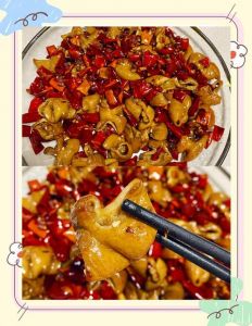 干锅肥肠家常做法_香辣过瘾！