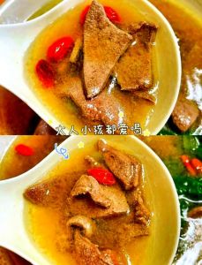 白水煮猪肝的做法大全_清洗猪肝泡出血水煮透口感好，蘸酱原味皆美味