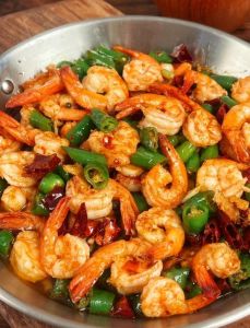 麻辣大虾的家常做法_家常麻辣大虾，鲜香下饭！