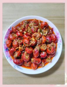 炒龙虾尾的做法麻辣_麻辣龙虾尾，啤酒收汁鲜香可口