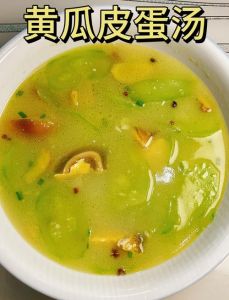 皮蛋黄瓜汤正宗做法_夏日黄瓜皮蛋汤，清爽鲜美，10分钟搞定！