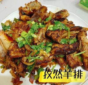 手抓孜然羊排的做法_羊排煮炸做法多，孜然爆炒或手抓吃