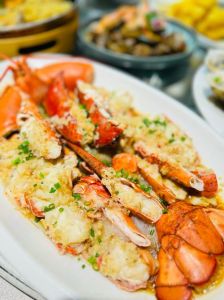 蒜蓉波士顿大龙虾的做法_蒜蓉粉丝蒸龙虾，宴客硬菜鲜到掉眉毛！