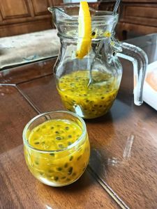 西瓜蜂蜜百香果汁的做法_清爽解渴，超简单！