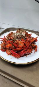 蒜香小龙虾做法_夏日蒜蓉小龙虾，在家轻松做！