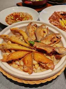 潮州菜十大经典名菜_卤鹅蚝烙，品味地道风情！