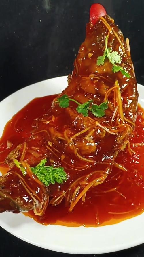 怎么样做鲤鱼_腌鱼入味炸金黄,酱汁香辣甜咸适口 怎么样做鲤鱼_腌鱼入味炸金黄,酱汁香辣甜咸适口