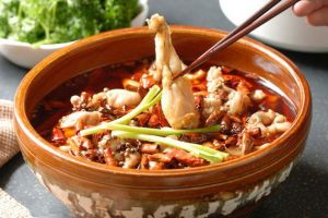 牛蛙煮10分钟够吗_牛蛙煮熟需多久？沸水煮透防寄生虫