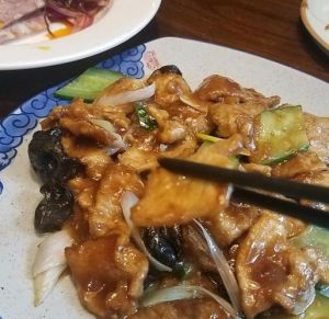 下列菜品中不属于晋阳饭庄特色菜点的是_山西风味美食，纪晓岚故居旁品尝地道山西面食