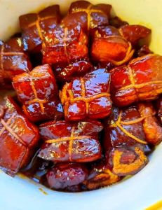 苏东坡做的东坡肉属于苏菜吗_苏东坡创制，川浙皆爱！