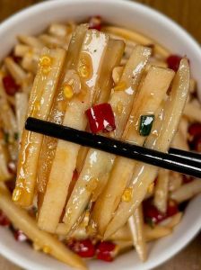 莲菜切片焯水几分钟_莲菜焯水时间怎么选？厚薄不同时间不同