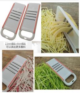 擦黄瓜丝的工具怎么用_擦丝器轻松切黄瓜丝，沙拉更美味！