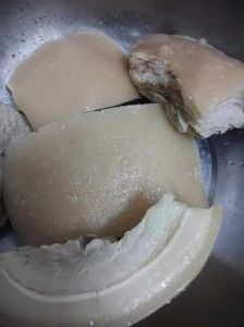 扣肉皮怎样炸起大泡_炸五花肉起虎皮，选对肥瘦是关键