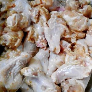 翅根和鸡腿是同一种吗_翅根鸡腿有啥不一样？