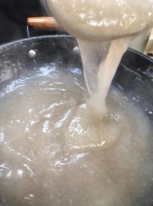 玉米面凉粉的做法_玉米面凉粉，清爽可口！