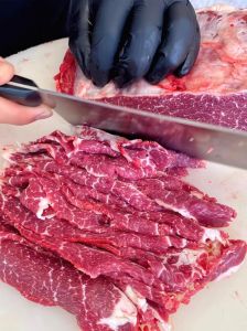 羊肉怎么切正确_稍冻时逆纹切，涮肉裹紧急冻快切