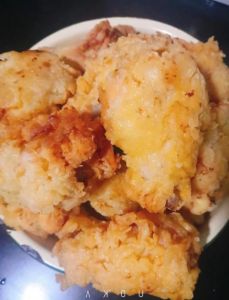 面包糠炸鸡腿的制作方法和过程_自制香脆多汁炸鸡腿，食材新鲜调味好
