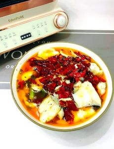 水煮鱼6种简单做法_多种口味水煮鱼，麻辣藤椒番茄咖喱任你选
