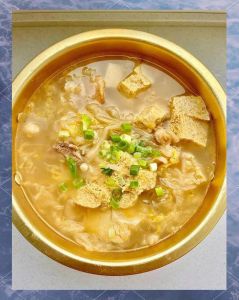 炖冻豆腐的家常做法_冻豆腐炖鸡，美味做法