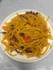 土豆丝开水煮几分钟_土豆丝粗细不同，烹饪时间口感也不同