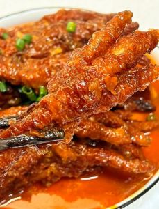 怎么炸虎皮鸡爪_选好爪炸冰卤，虎皮香酥搞定！