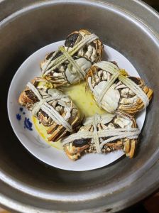 高压锅蒸螃蟹10分钟够吗_高压锅蒸蟹快又鲜，大小不同时不同